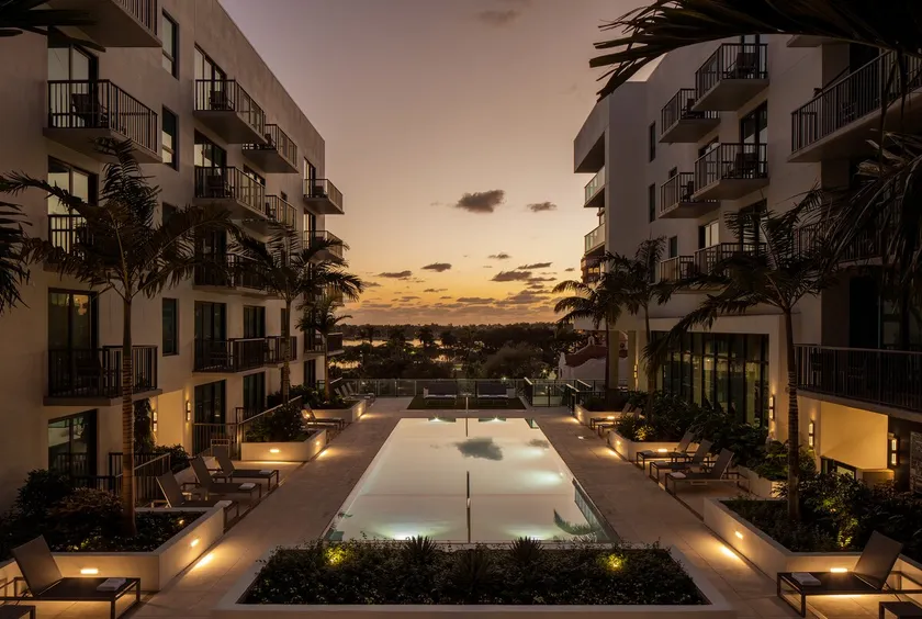 Hotel Club Room in West Palm - Image 1