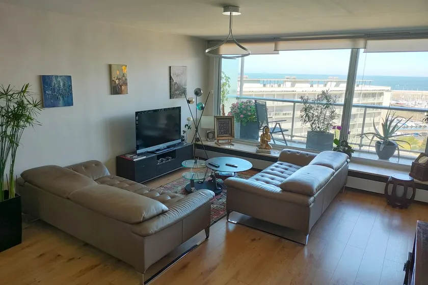 Beautiful apartment with sea/marina view - Image 1