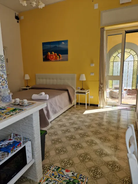 Villa with Garden B&B Mini Apartment Suite - Image 1