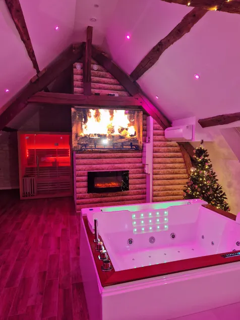 Suite Chalet avec jacuzzi YaoSpa60 - Image 1