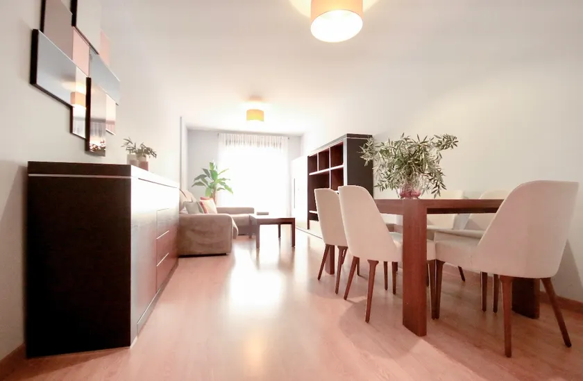 Family apartment with 2 parking spaces - Image 1
