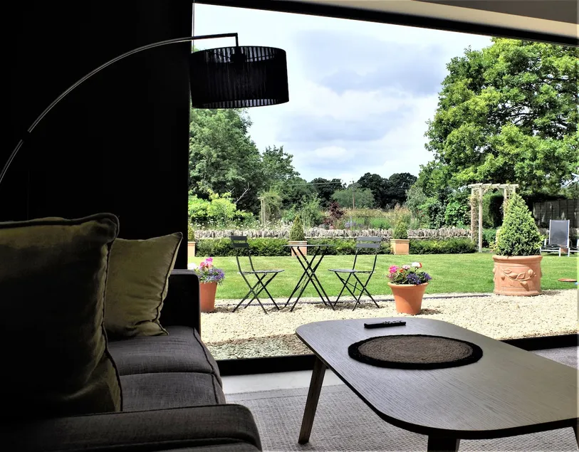 Cosy year-round luxury in prime Cotswold location - Image 1