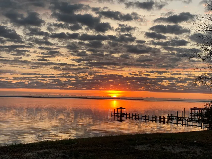 Panoramic Water View with 3 bedrooms in New Bern - Image 1