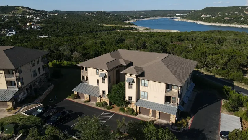 Escape To The Hollows on Lake Travis with golf cart provided - Image 1
