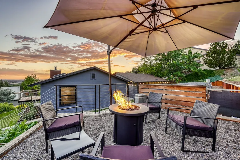 Stunning City Views! Unique Design | Sleeps 6 - Image 1