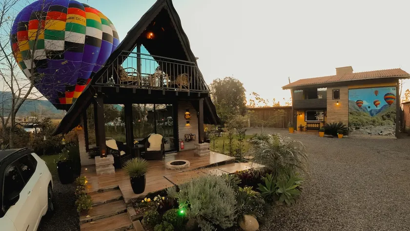Hornero Chalet with Jacuzzi Facing the Canyons - Image 1