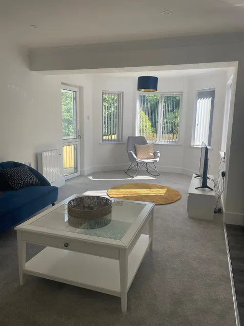 Sunny Corner - lovely 2 bedroom appt - Image 1