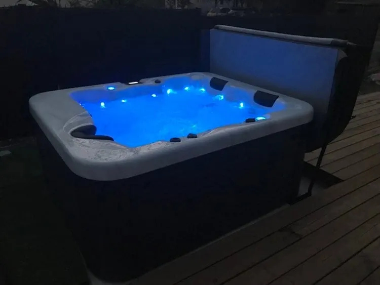 IDEAL STUDIO FOR SUPERB AND ZEN COUPLE WITH HOT TUB! - Image 1