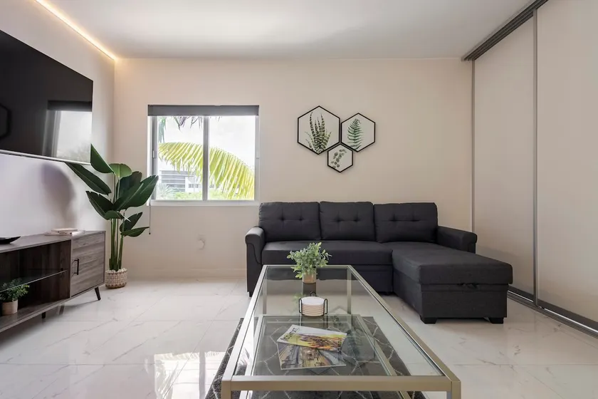 🏖Top Floor 'Penthouse' 2B/2B BEACHFRONT W/Parking🏖 - Image 1