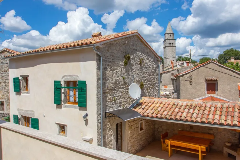 New renovated stone house - Image 1
