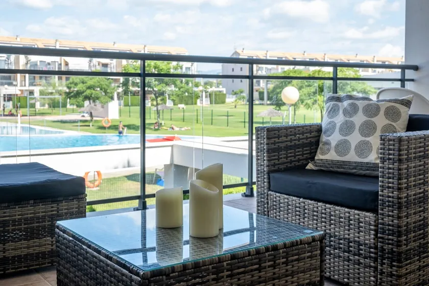 XXL Swimming Pool • Terrace • Padel • Tennis • Parking - Image 1