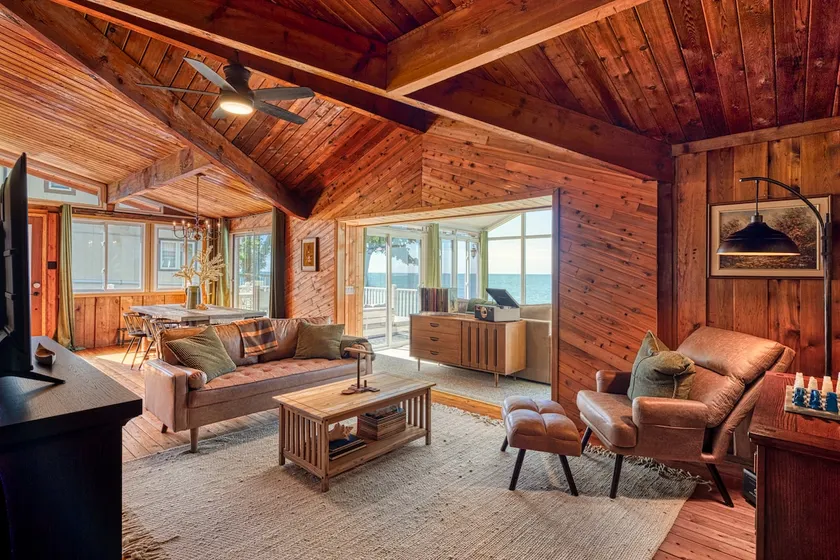 The Knotty Pine - Relaxing Lakefront Cottage - Image 1