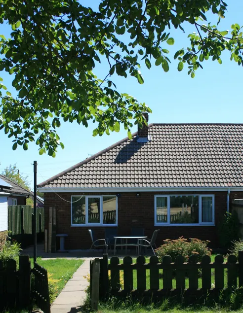 Simla Bungalow, Tetney, Spacious Parking, Private Garden - Image 1