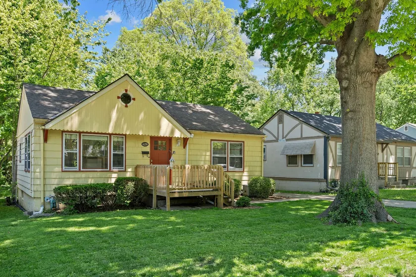 Artsy Waldo Home - Image 1