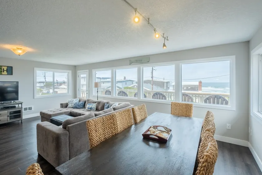 Panoramic Ocean Views! Large groups, pet friendly, game room. - Image 1