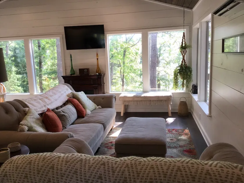 Lakeside Cabin on Lake O' the Pines Tx - Image 1