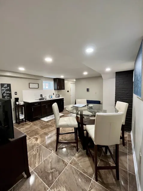 Renovated 1 BR APT in SE D.C. Free Parking & WIFI - Image 1