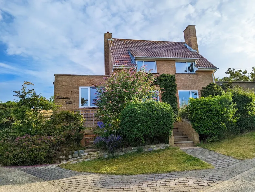 3 Bed Holiday home close to idyllic Lulworth Cove - Image 1