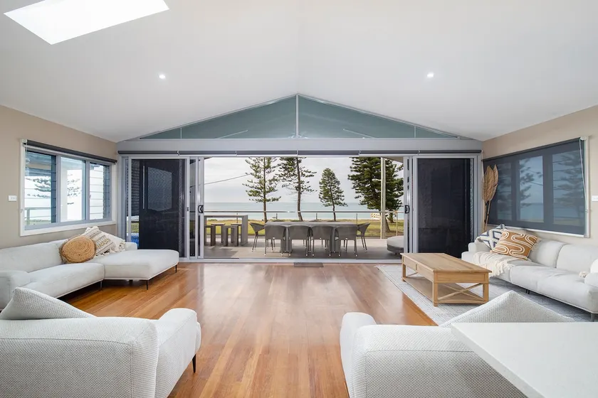 'Stockton Grande' A Sublime Beachfront Family Oasis - Image 1