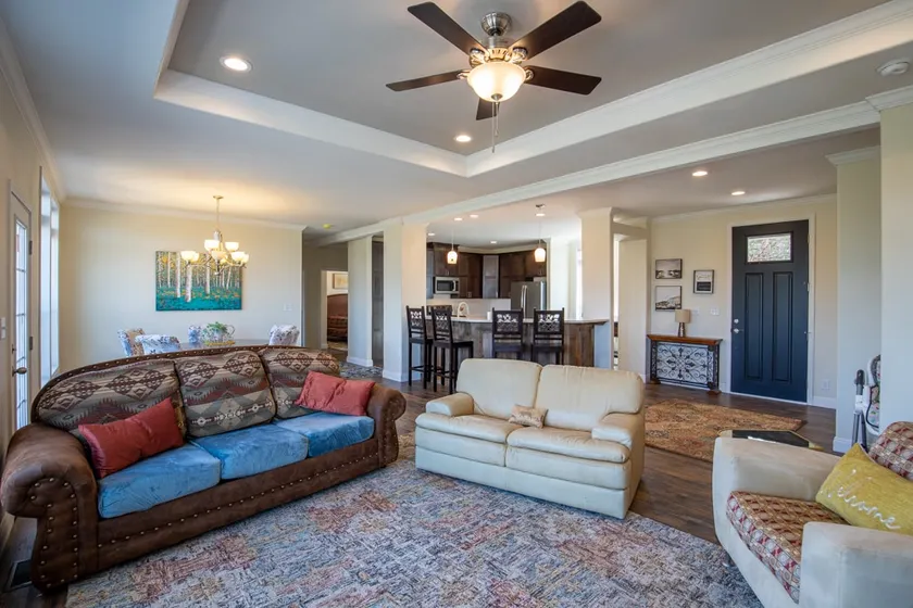 Hot Tub, Pet Friendly, Close to Town, Great Views! - Image 1