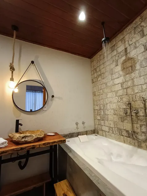 Mountain Loft with Whirlpool and Valley View - Image 1