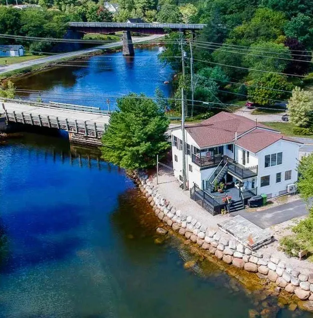Riverside Retreat in Mahone Bay, on Martins River - Image 1