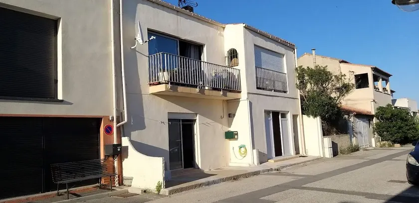 Carro-Martigues: the beach at the end of the street! - Image 1
