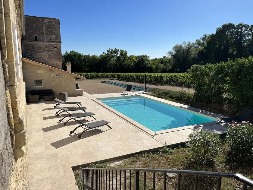 Cottage with pool, Château de Lescours, St-Émilion - Image 1