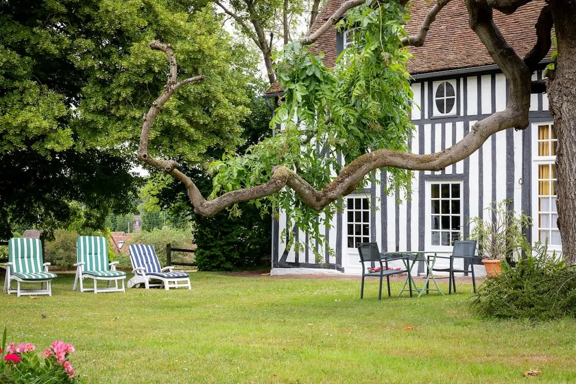 Lovely place with large garden. - Image 1