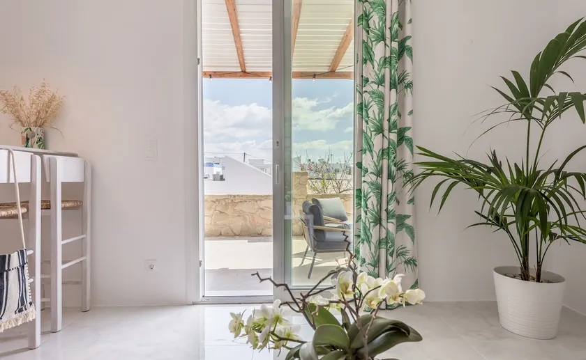 Aqua's Sunshine, quiet apartment in Adamas, Milos - Image 1