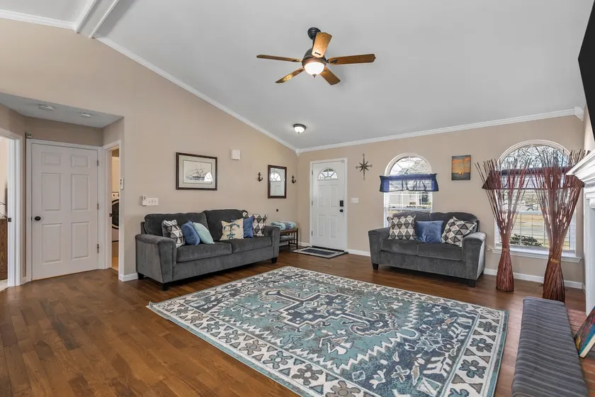 O'Fallon Edge Oasis- 4bd/3bt, Wooded Backyard, Office, Great Family Getaway - Image 1