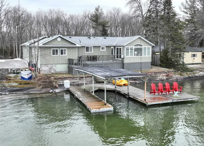 Magnificent Lakefront Modern Cottage - Image 1