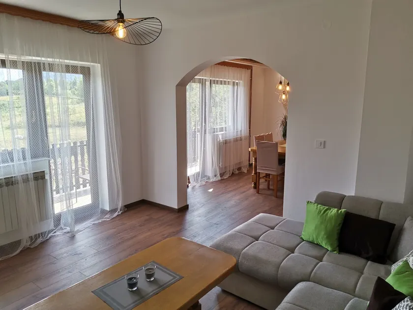 Apartment Rose - Image 1
