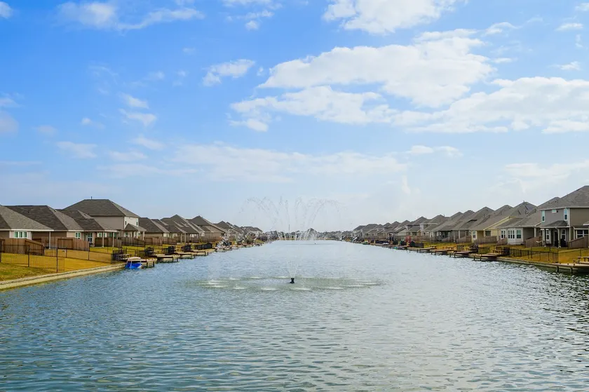 Adami Waterfront Vacation Home Hosted By H&L LLC - Image 1