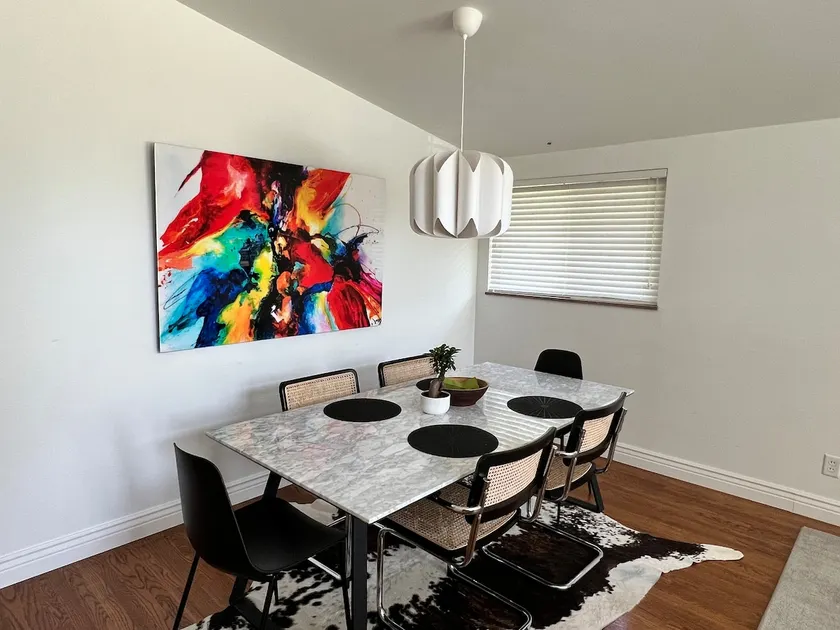 Bright, fresh mid-century modern home - Image 1