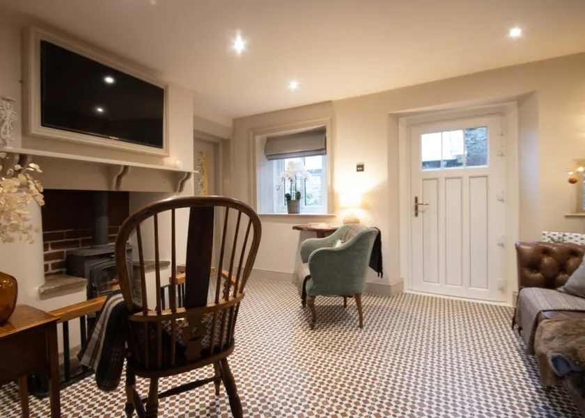 Primrose cottage Dyan with private hot tub - Image 1
