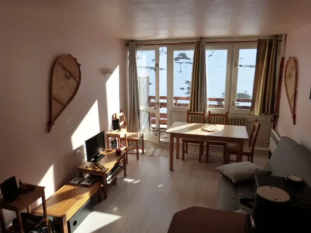 5-PERSON APARTMENT LA MONGIE AT THE FOOT OF THE SLOPES - Image 1