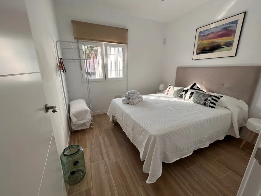 Ideal house for couples with terraces and private parking. - Image 1