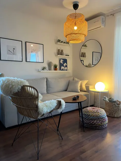 Apartment (2+2) with private parking, near Pula - Image 1