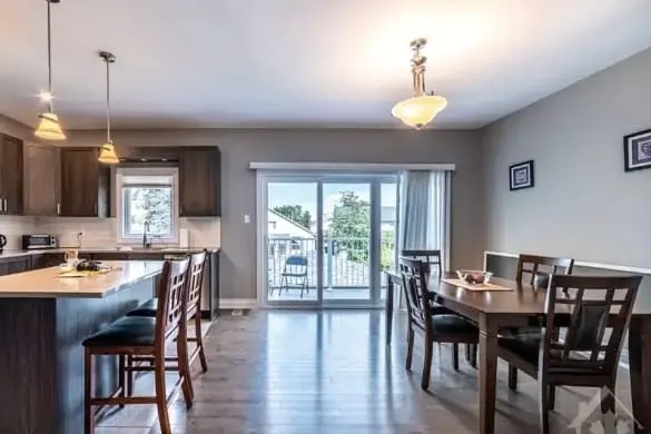 Lovely 2 Bedroom Apt in Orleans w/Free Parking - Image 1