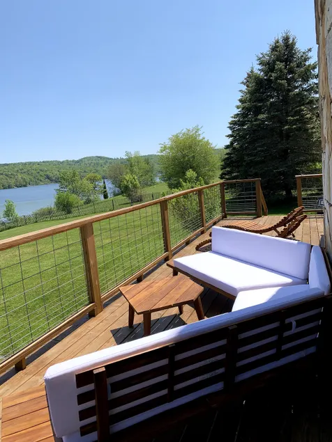 Lakefront House with Stunning Views and Great Room - Image 1