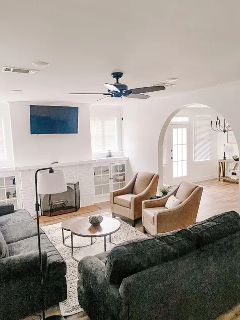 A Cozy Tudor Retreat in Historic Natchitoches - Image 1