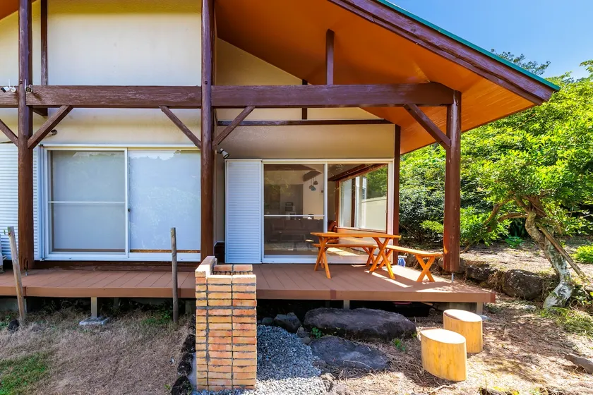 Cottage with a terrace that can be enjoyed from the living room, BBQ, and a lake (pets allowed) - Image 1