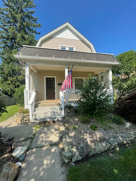 Private home near Hillsdale Hospital - Image 1