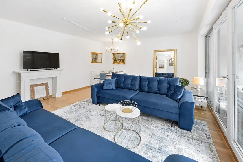 Two-room apartment in the city center with underground parking space - Image 1