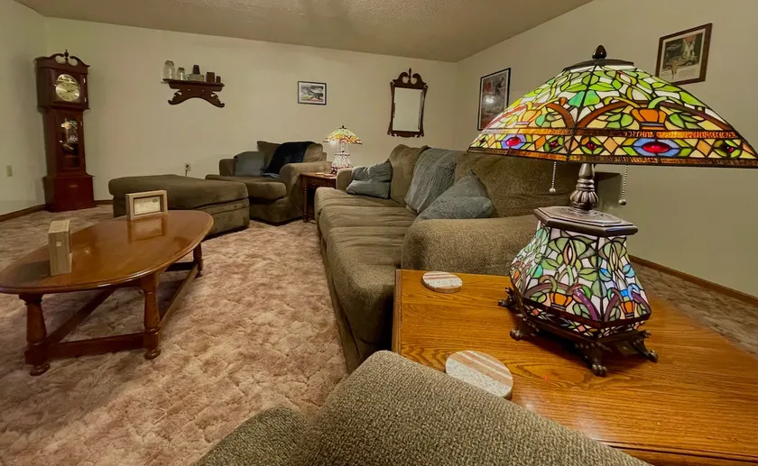 Vintage Themed 2 Bedroom, Kitchenette, Living Room - Image 1