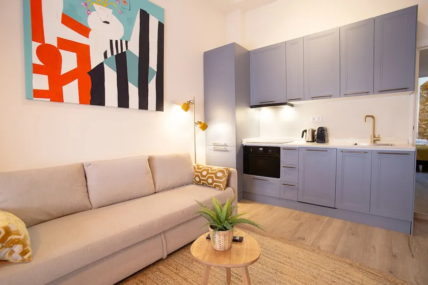 Spacious Modern Apartment in Scheveningen - Image 1
