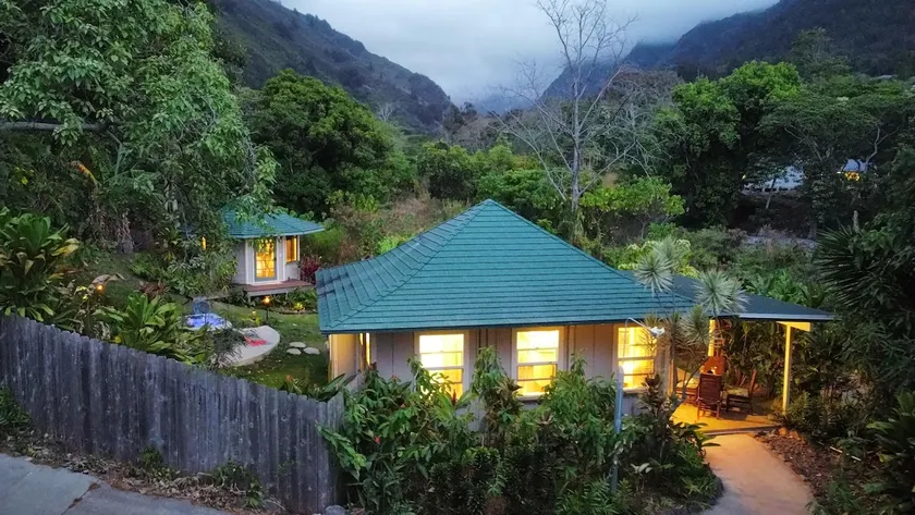 Romantic and Private Cottage and Gazebo for two! - Image 1