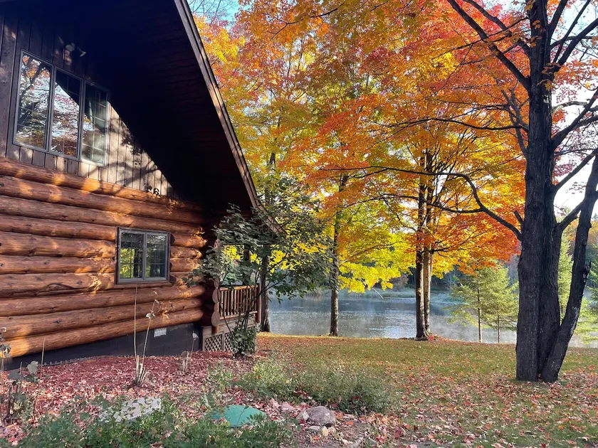 Escanaba River Retreat & Fishing Lodge - Image 1