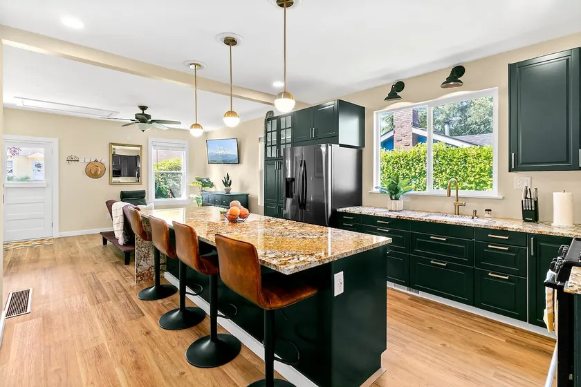 Fully Remodeled 100-Year-Old Bungalow Near Proctor - Image 1